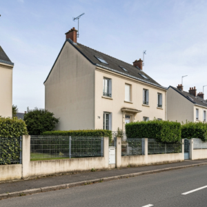 Vue d'une maison située rue des Platanes à Chelles, utilisée pour une estimation immobilière